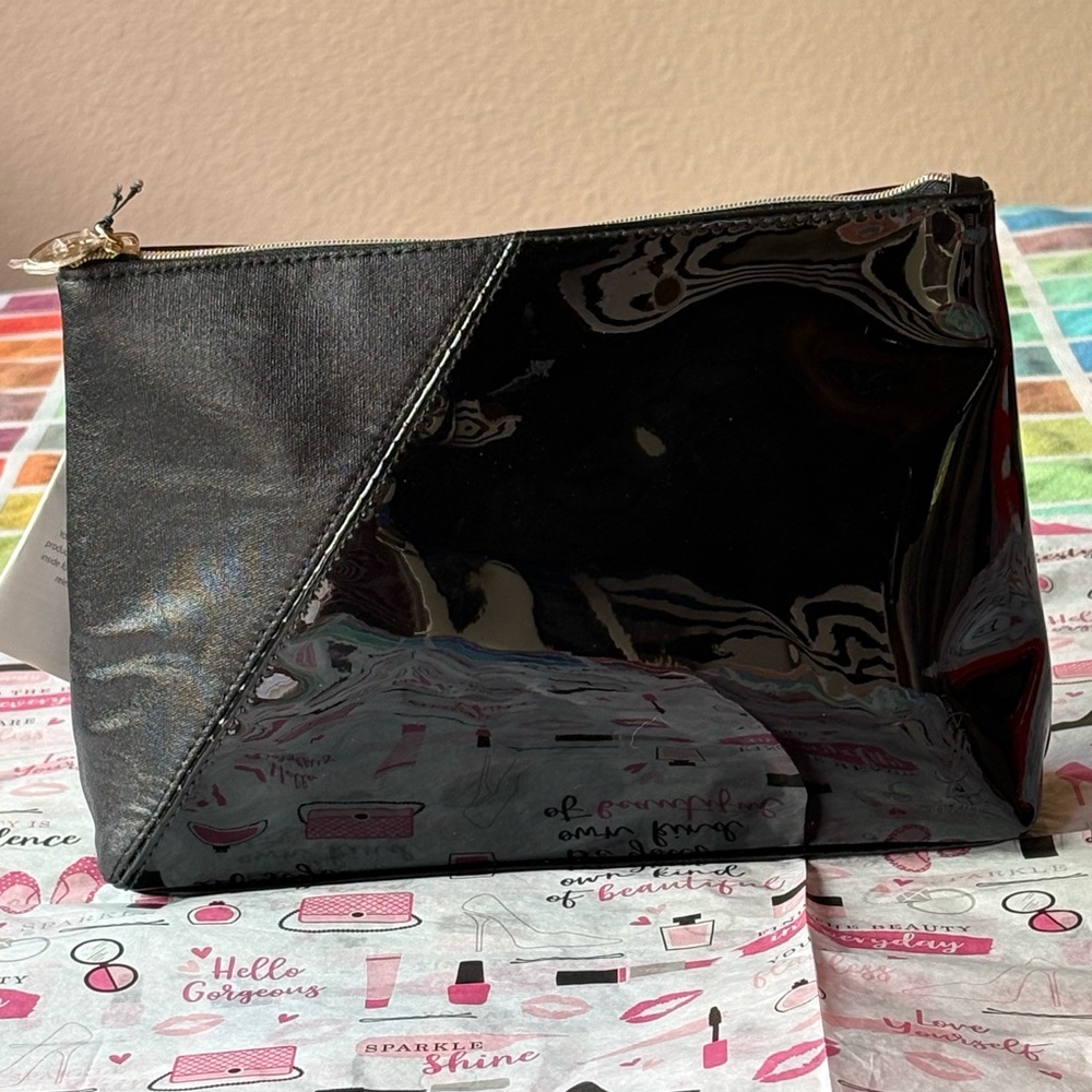 💄💋💄 YVES SAINT LAURENT YSL BEAUTY BAG 💄💋💄 NWT 💄💋💄
